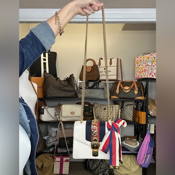 Gucci Sylvie Mini Shoulder Bag White Leather Web Stripe Ribbon Chain 2018 COA - Picture 4 of 13